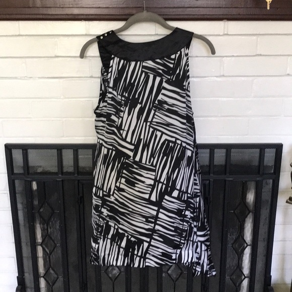 Black and white striped blouse - Picture 2 of 2